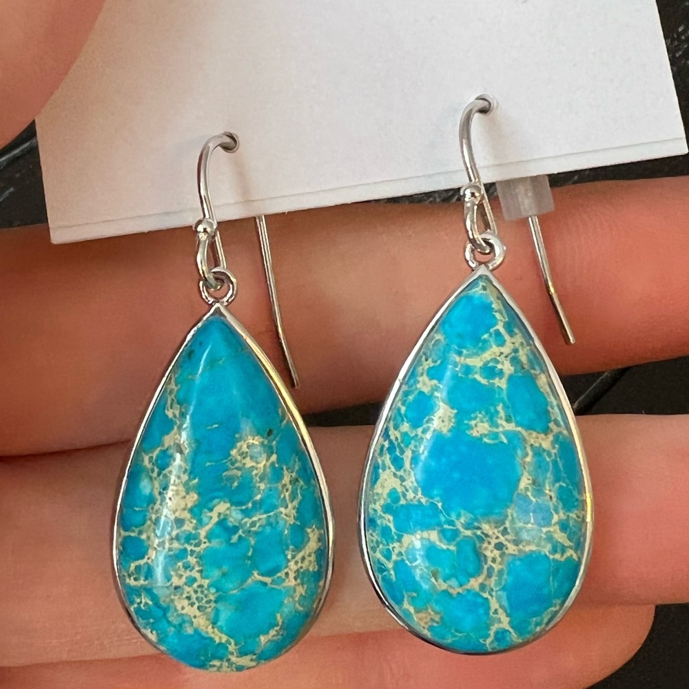 Iris & Lily Earrings - Picture 7 of 10